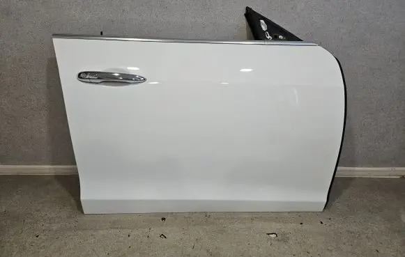Maserati Ghibli Front door