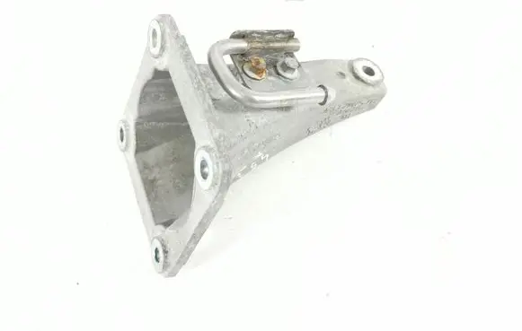 Gearbox mounting bracket