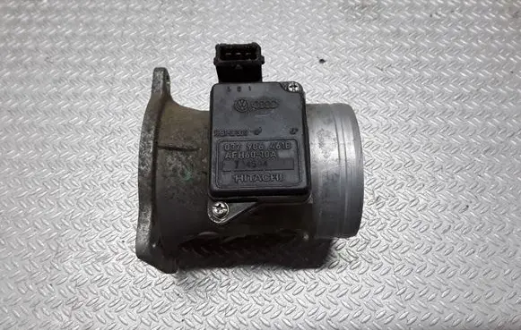 Audi A4 S4 B5 8D Mass air flow meter 037906461B