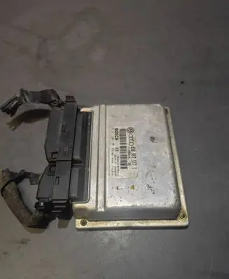 Volkswagen Golf III Engine control unit/module 8D0907557T 0261204135 0261204185