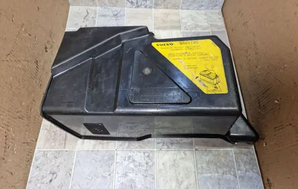 Volvo S60 Battery box tray cover/lid 09472377