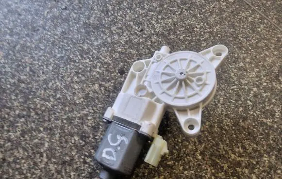 Chrysler 200 Rear door window regulator motor