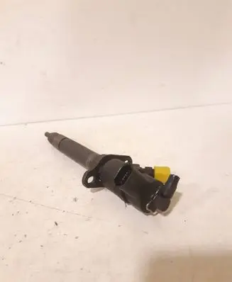 Volvo S60 Fuel injector 30777314