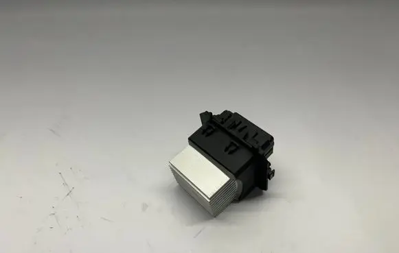 Ford Mustang VI Heater blower fan relay FR3B19E624AA
