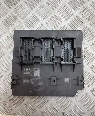 Volkswagen PASSAT B7 Comfort/convenience module 3AA937087A