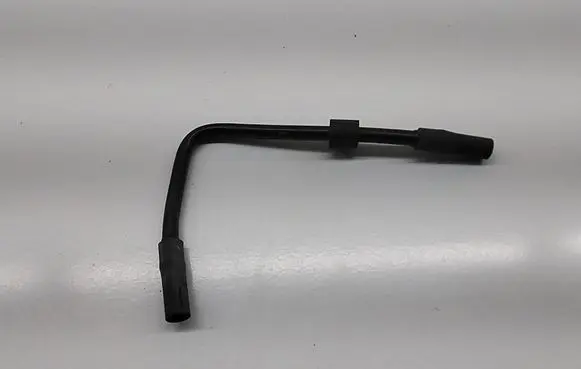Volkswagen Tiguan Brake vacuum hose/pipe 04E103560