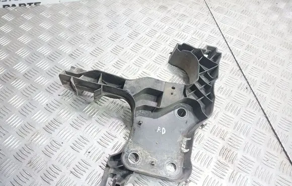 Renault Megane II Side radiator support slam panel 8200137496