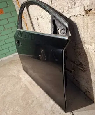 Volvo V40 Front door