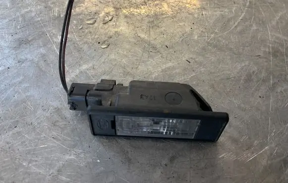 Nissan Primera Number plate light 2KA008224