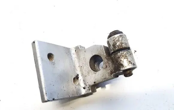 Audi A4 S4 B5 8D Rear door lower hinge 8d0833401