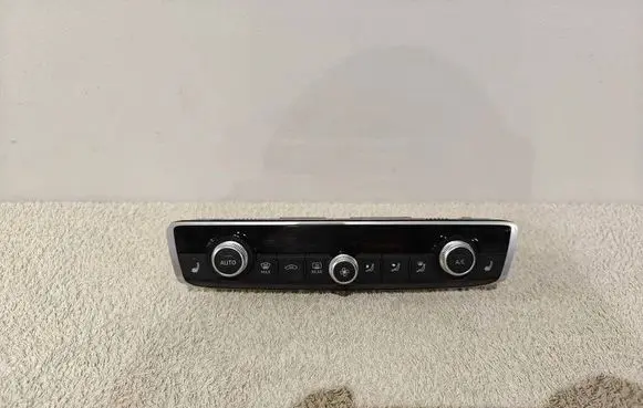 Audi Q3 F3 Climate control unit 83A820043