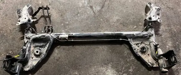 Renault Clio IV Rear beam 