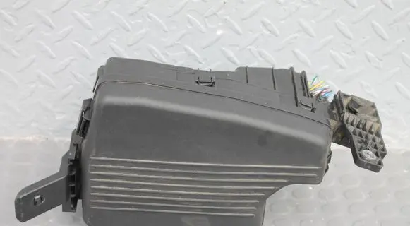 Air filter box