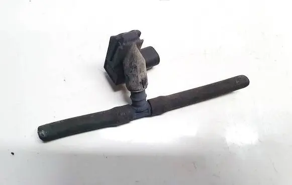 Mercedes-Benz GL X164 Windshield washer spray nozzle a1648601447l