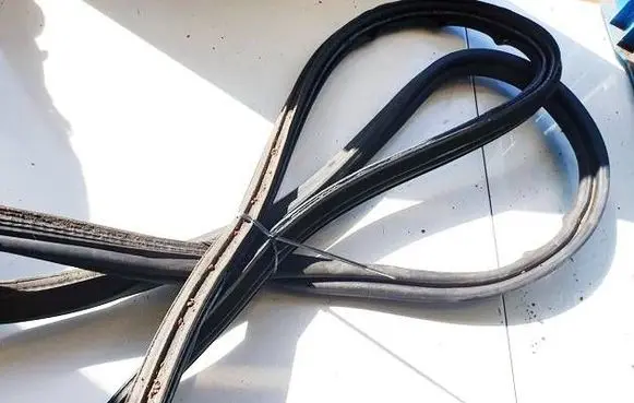 Opel Zafira B Trunk rubber seal (body)