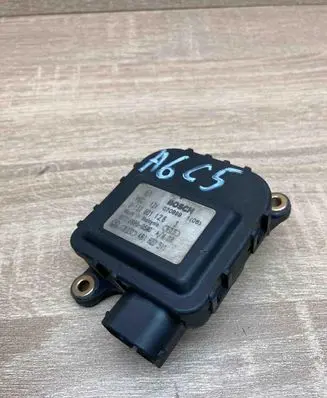 Audi A6 S6 C5 4B Air flap motor/actuator 4B1820511 0132801126 905