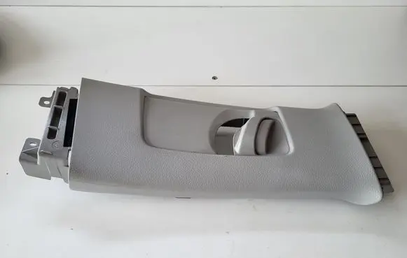 Toyota Verso Seat belt trim 624100F010