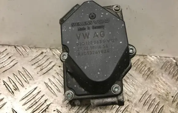 Volkswagen Touran I Throttle valve 03G120063G