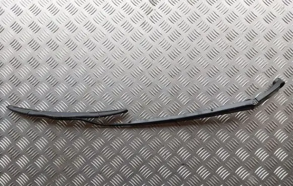 Toyota RAV 4 (XA40) Front wiper blade arm