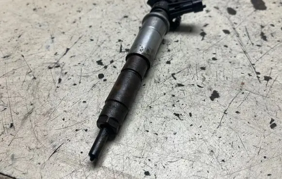 Nissan X-Trail T31 Fuel injector 0445115