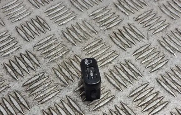 Mercedes-Benz Sprinter W906 Headlight level height control switch 0005445931