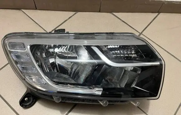 Dacia Sandero II Headlight/headlamp 260108435R