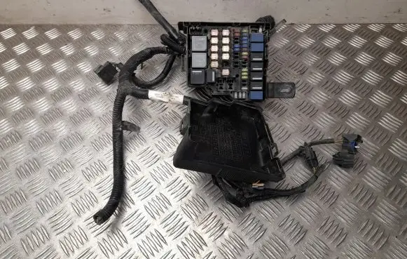 Ford Fiesta Fuse box set 8V5114B144BB