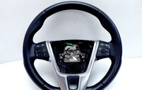 Volvo V40 Steering wheel 34110217B P31250592