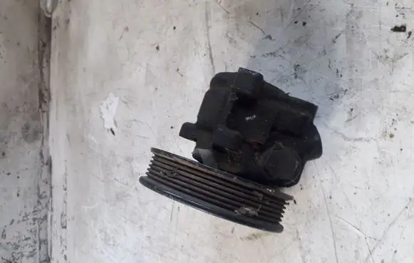 Ford Mondeo MK I Power steering pump