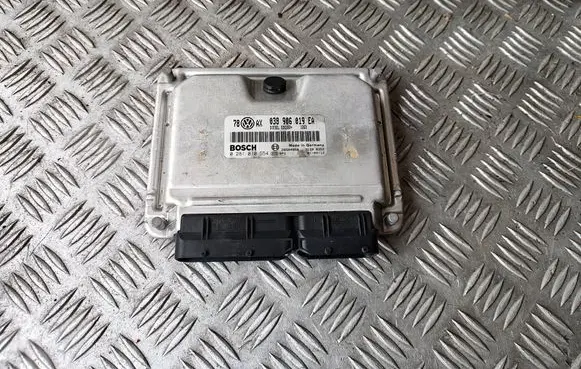 Volkswagen PASSAT B5.5 Engine control unit/module 038906019EA 0281010554