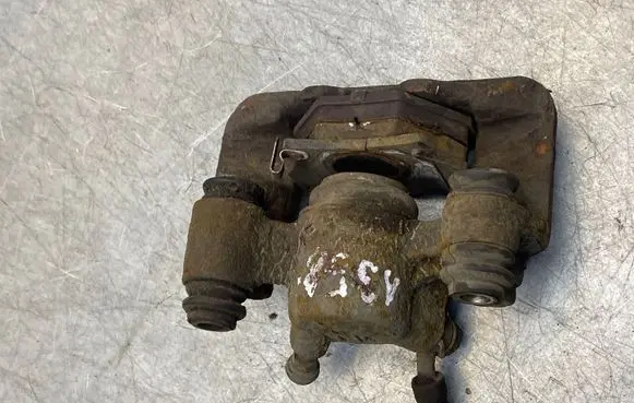 Toyota Corolla Verso E121 Rear brake caliper