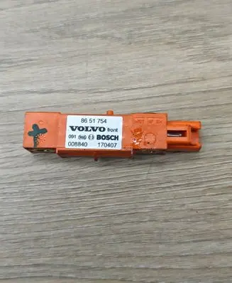 Volvo XC90 Airbag deployment crash/impact sensor 8651754 170407 008840