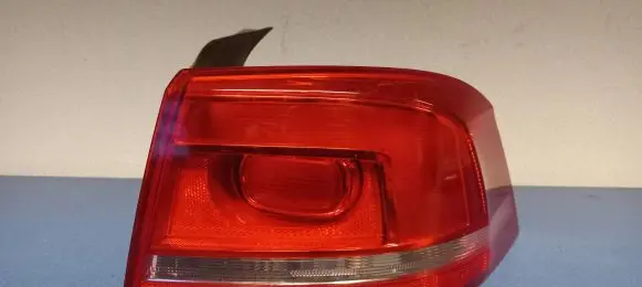 Volkswagen PASSAT B7 Rear/tail lights 90004874