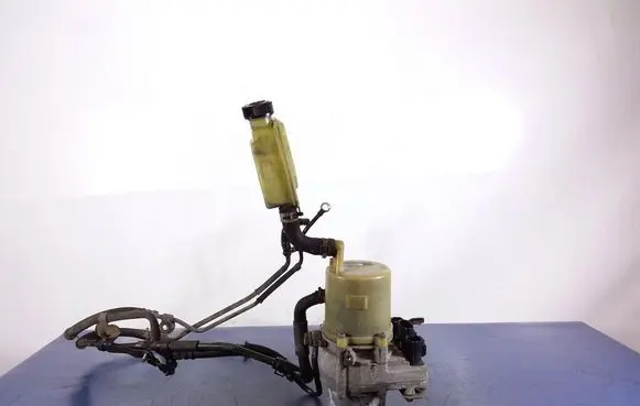 Mazda 3 II Power steering pump 087150735