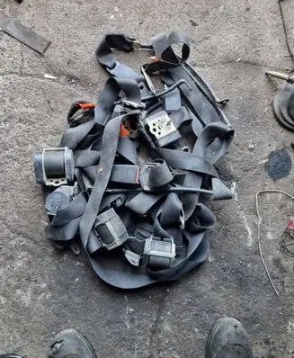 Mercedes-Benz 207 310 Set of seat belts 