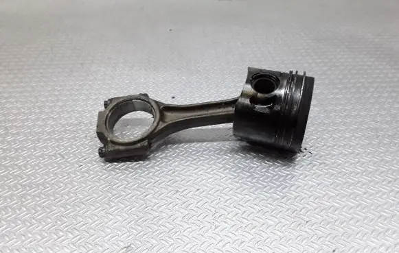 Audi A4 S4 B7 8E 8H Piston with connecting rod