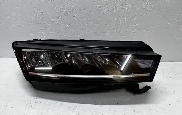 Skoda Octavia Mk4 Headlight/headlamp 5E4941016