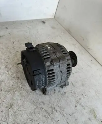 Volkswagen Golf III Generator/alternator 021903025G 0123510007
