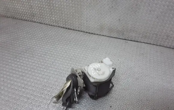 Toyota Corolla Verso E121 Middle seatbelt (rear) 
