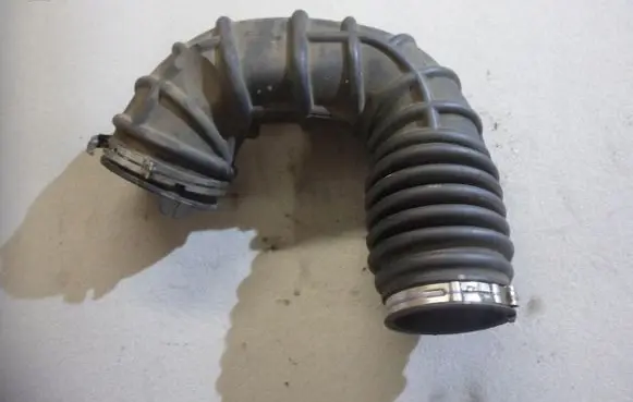 Ford Fiesta Air intake duct part