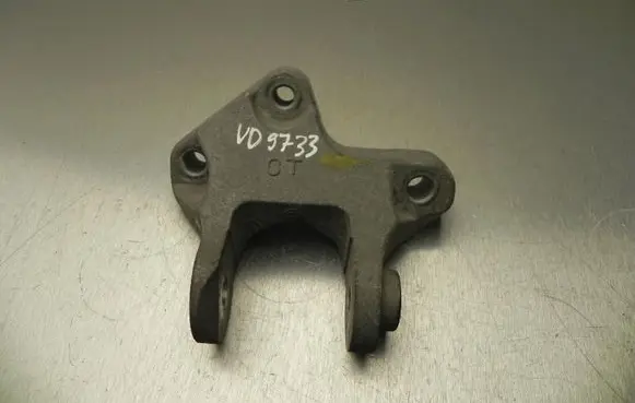 Nissan Juke I F15 Engine mounting bracket VD9733