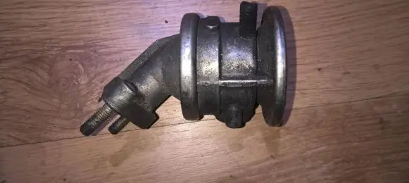 BMW 7 E38 EGR valve 11721704257 11.72-1704257