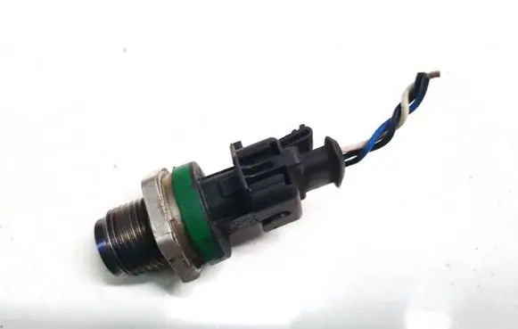 Nissan Qashqai Fuel pressure sensor h8200703127 07-04-03-41661