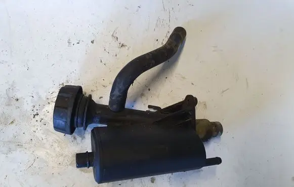 Mitsubishi Space Star Breather/breather pipe/hose 8200082486
