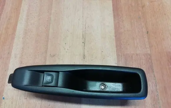 Renault Zoe Electric window control switch 829614619R 254218614R