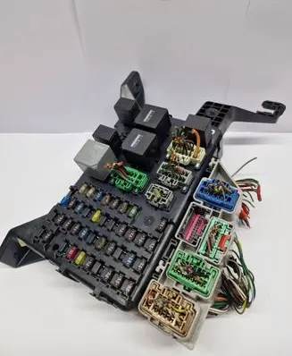 Ford Mondeo Mk III Fuse module 1S7T14A073AG