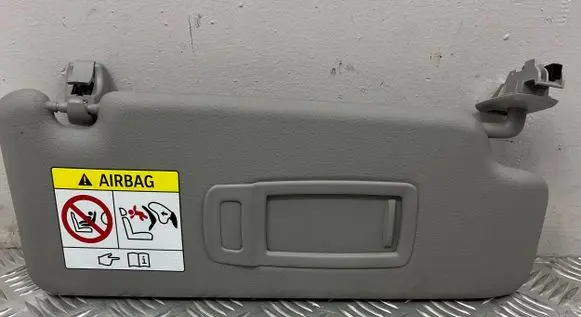 BMW 2 F46 Sun visor 20150310