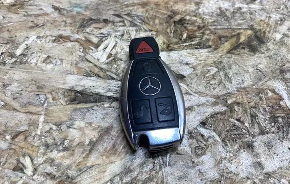 Mercedes-Benz SL R230 Ignition key/card 2701ADC07 1D1YZDC07