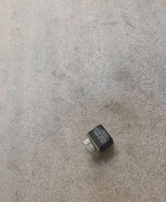 Audi A6 S6 C4 4A Other relay 431951253H