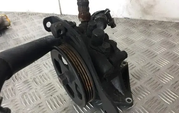 Nissan Almera Power steering pump